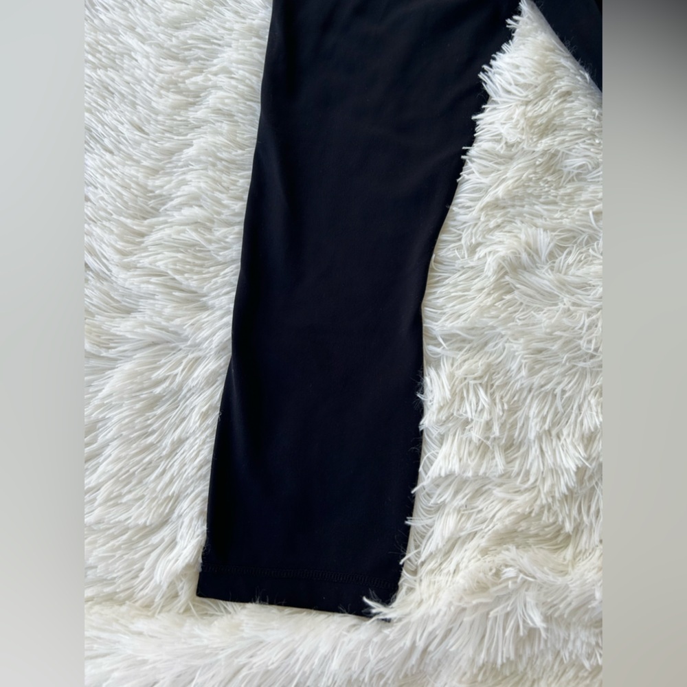 Yogalicious Lux black cropped leggings size small - Picture 8 of 9